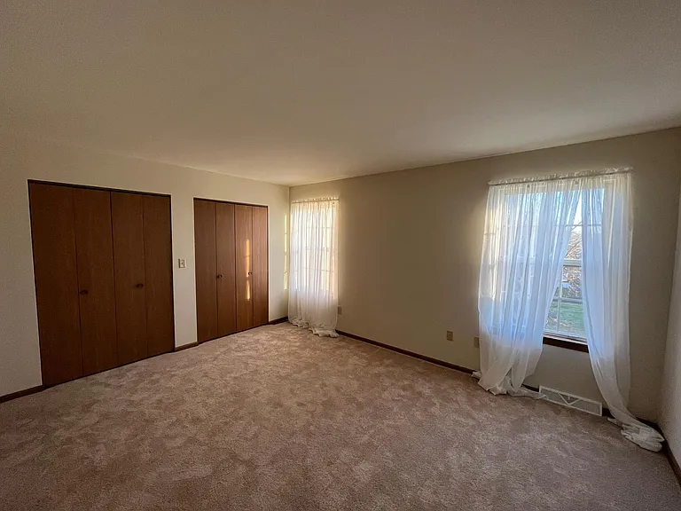 1004 Rebecca St — Photo 14