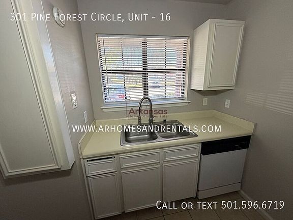 4th image of 301 Pine Forest Cir #16