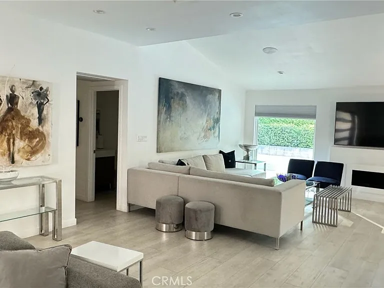 5357 Ellenvale Ave — Photo 7