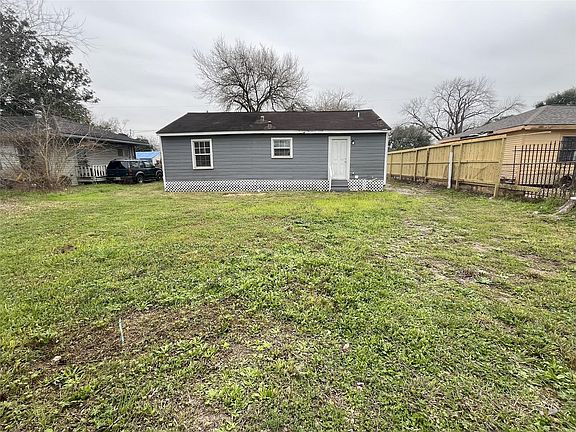 3rd image of 5301 Higgins St