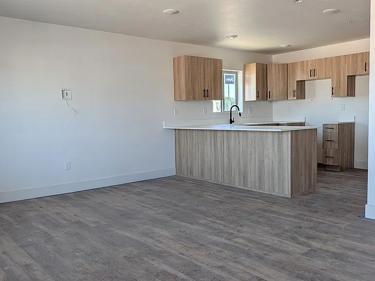 Juniper Commons — Photo 34