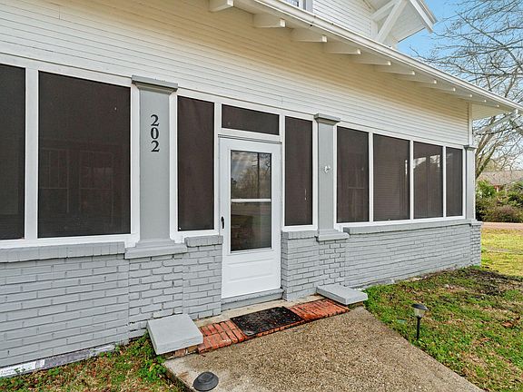 5th image of 202 S 4th St