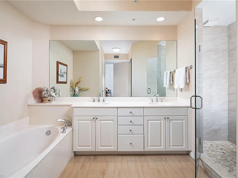 410 Flagship Dr #806 — Photo 2