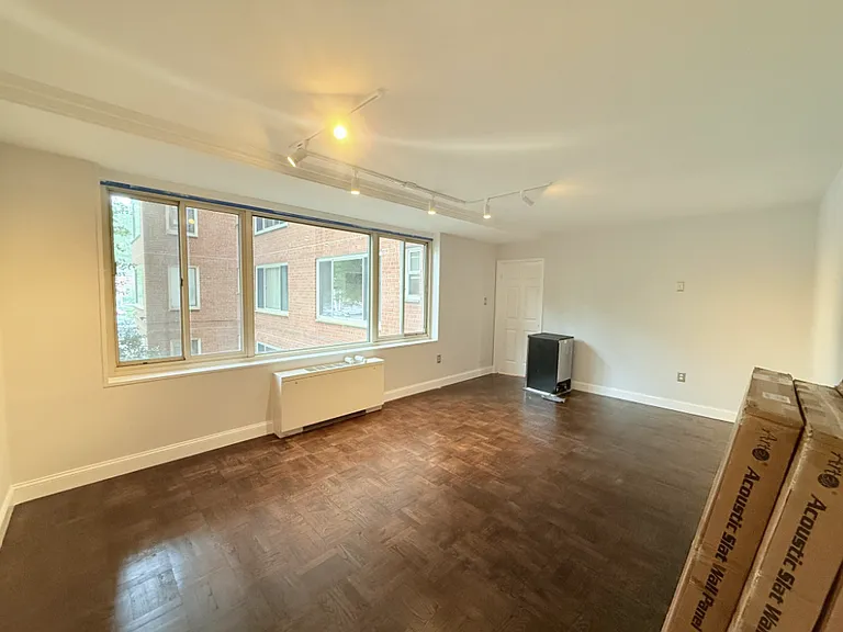 4000 Tunlaw Rd NW — Photo 3