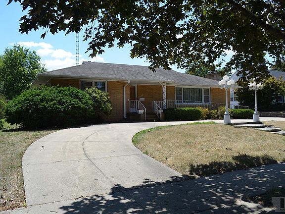 4th image of 610 1st Ave E