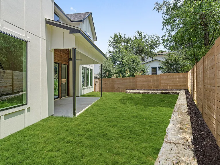 6116 Friendswood Dr — Photo 20