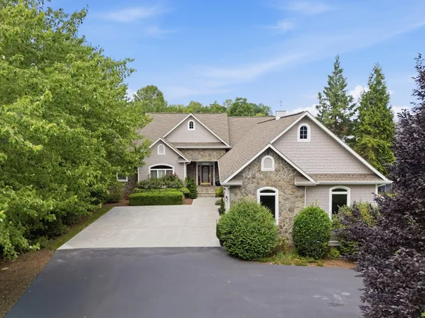425 Park Way Ave, Moneta, VA 24121