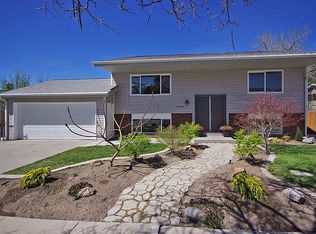 10576 S White Sands Dr, Sandy, UT 84070