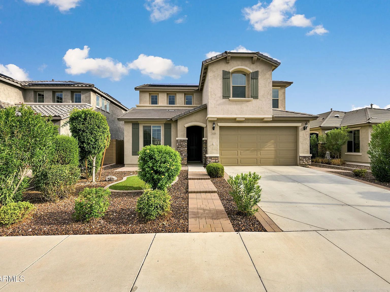 3 bed, 2.5 bath, 2477 sqft, $2,595 — Photo 1