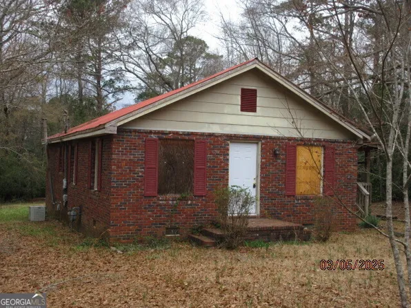 1907 Spruce St, West Point, GA 31833
