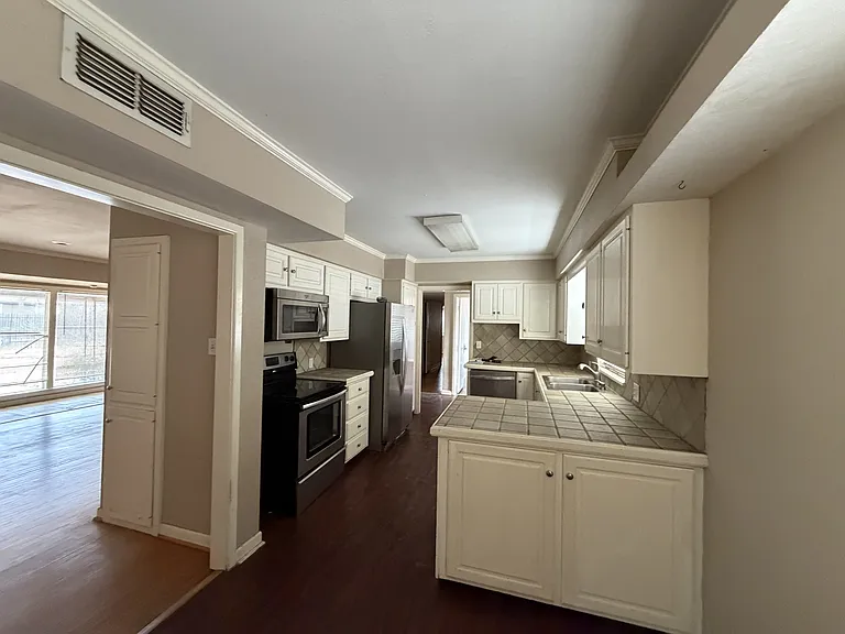 3604 24th St — Photo 5