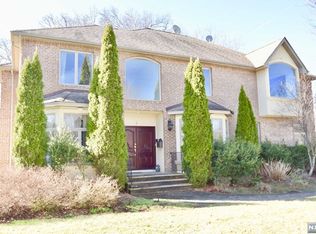 39 Walker Ave, Closter, NJ 07624