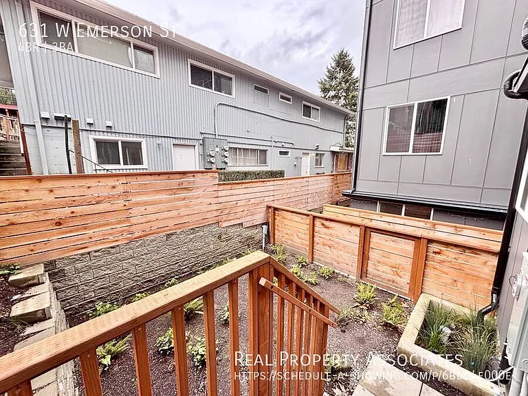 631 W Emerson St — Photo 13