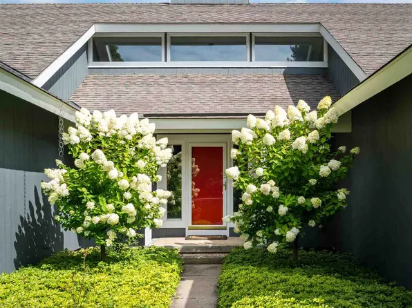 2292 Pinecrest St, Harbor Springs, MI 49740