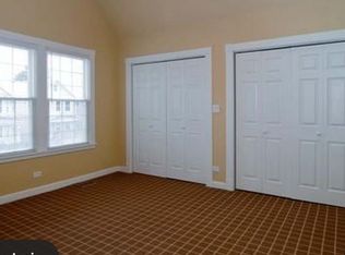 1941 W Barry Ave, Chicago, IL 60657