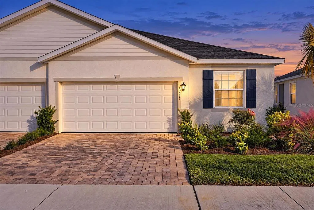 3 bed, 2.0 bath, 1552 sqft, $2,300 — Photo 1