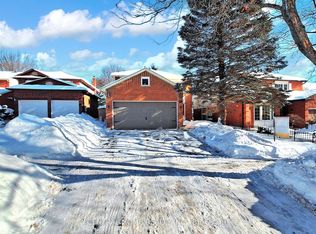 30 Moffat Cres, Aurora, ON L4G4Z8