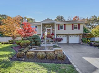 44 Gettysburg Dr, Manalapan, NJ