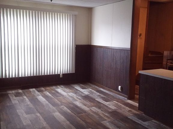 5th image of 1111 W Hosmer St