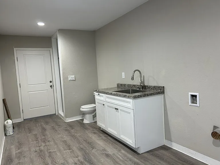 506 N Claudina St — Photo 16