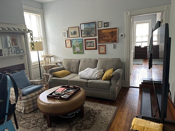 4th image of 207 N Stafford Ave #1