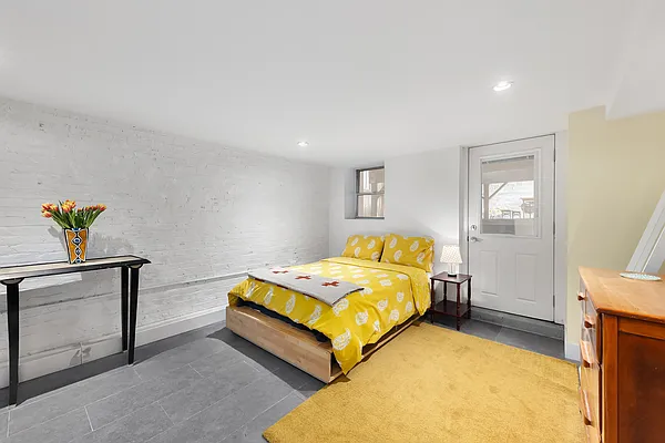 Sold by Compass | media 12