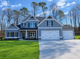 102 Barnwood Pointe Dr, Dallas, GA 30132