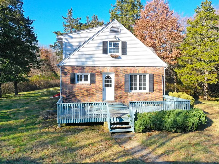 443 Benson Rd — Photo 12