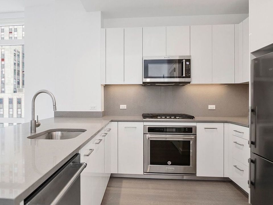 1st image of 42 W 33rd St #6E1