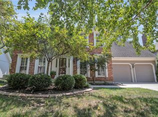 15705 W 92nd Ter, Lenexa, KS 66219