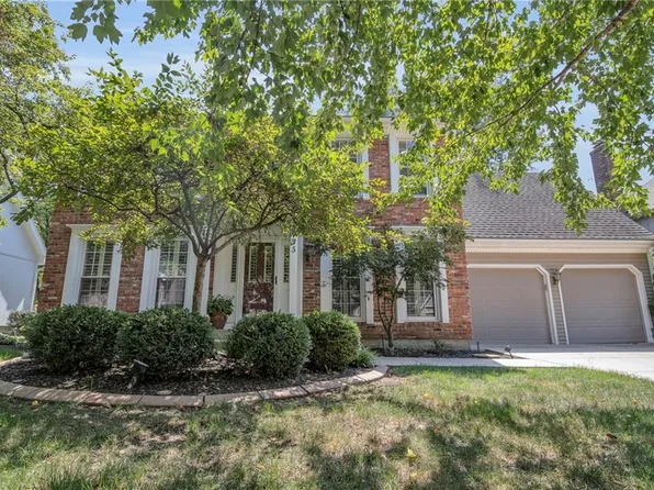 15705 W 92nd Ter, Lenexa, KS 66219