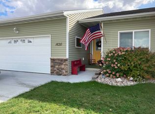 1820 35th Ave SE, Minot, ND 58701