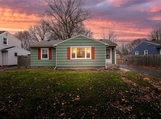 22 Arrowhead Dr, Rochester, NY 14624