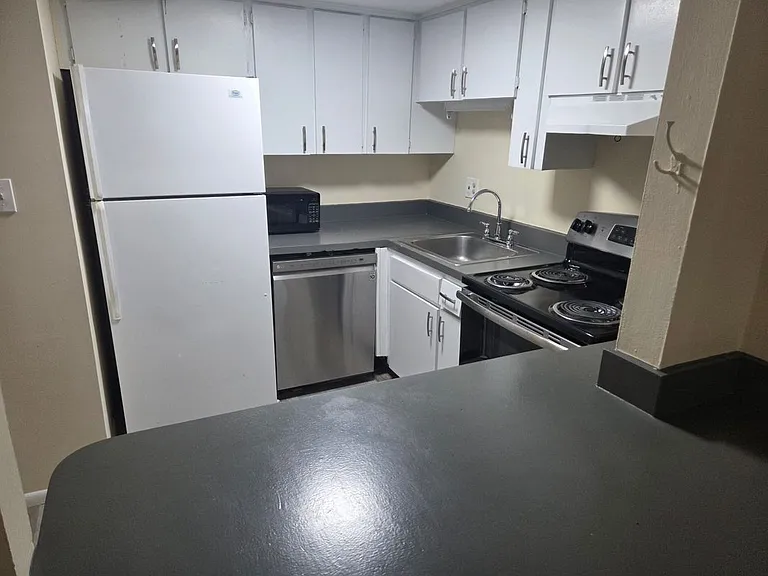 8605 Huron Ct #34 — Photo 6