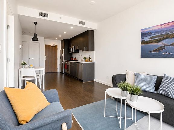 4th image of 38 W 1st Ave #906