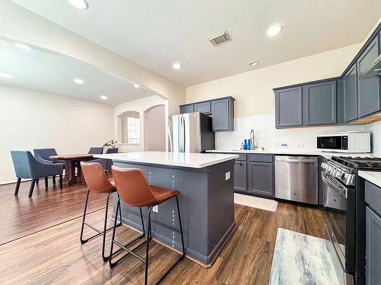 3923 Calgary Cir — Photo 8