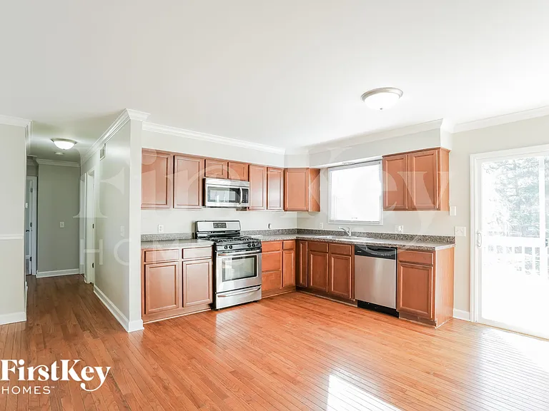 3219 W Beach Dr — Photo 7