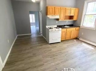 431 S 18th St #2R, Newark, NJ 07103