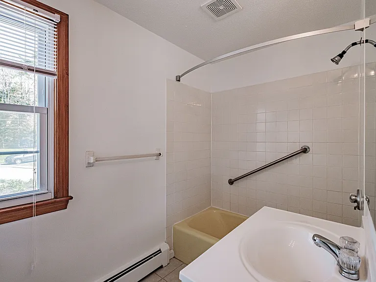 29 Collins Rd #D — Photo 14