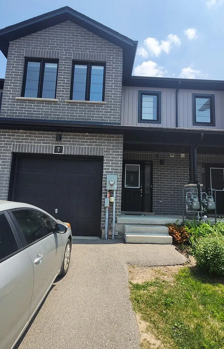 3 bed, $2,600 — Photo 1