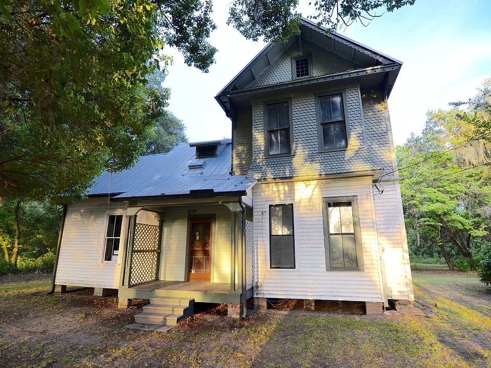 1st image of 509 SE County Road 234