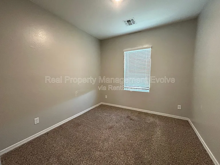 6511 W Magdalena Ln — Photo 23