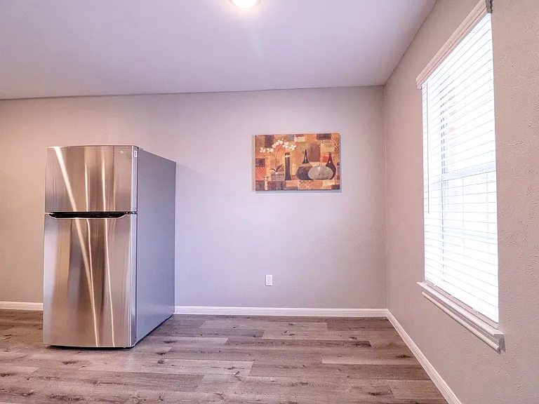 2221 Bowie Dr #7 — Photo 9