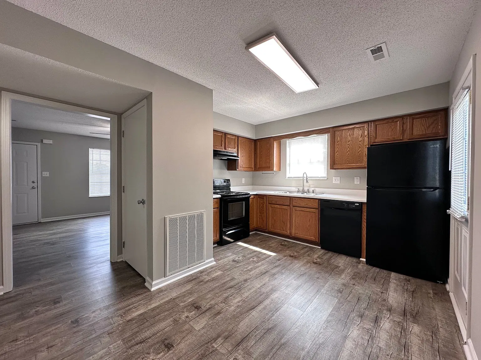 Rand 938 Townhomes — Photo 1