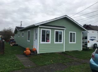 361 N 10th St, Reedsport, OR 97467