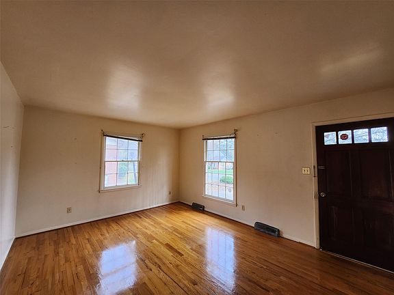 5th image of 7035 Covecreek Dr