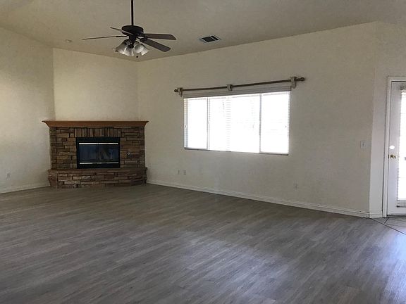 5th image of 13989 Millbrook Dr