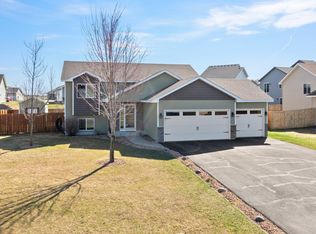 901 Robin Rd NW, Isanti, MN 55040