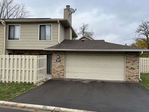 2200 Stroden Cir, Golden Valley, MN 55427