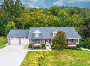 130 Roberts Ln, Lenoir, NC 28645